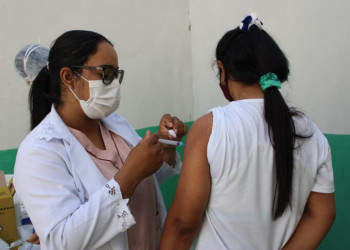Internas da Penitenciária Feminina de Teresina recebem vacina contra a Covid-19